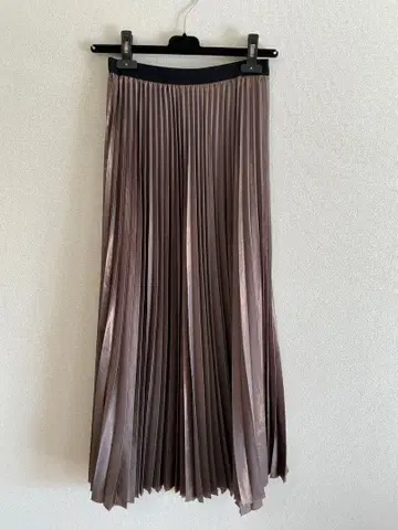 EPOCATHESHOP 메탈릭 플리츠 스커트