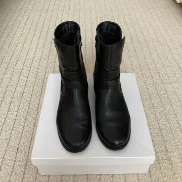 MU emotion 부츠 지퍼 포함 22.5