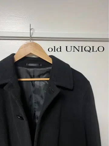 UNIQLO 블랙 체스터 코트