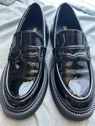 ZARA 에나멜 로퍼 24.5cm(38) 블랙