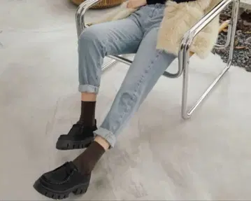 부소라 소가죽 절개 디자인 통굽 왈라비 슈즈 37