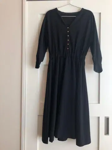 네이비 컬러 긴팔 롱 원피스 (새상품급)