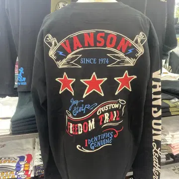 (47) VANSON 별 세 개 롱T 블랙