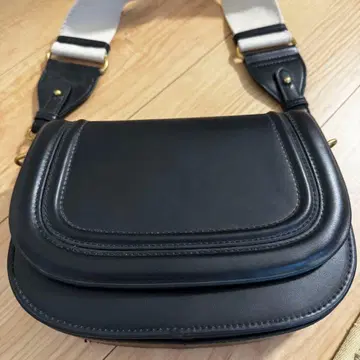 ZARA 블랙 숄더백 인조 가죽