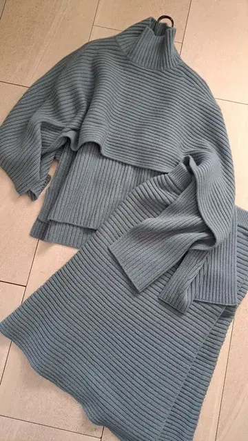 택 포함 새상품 어도어 ADORE 페잔테 리브 레이어드 니트 셋업