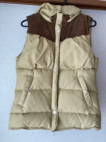 하트 진 베이지 다운 베스트