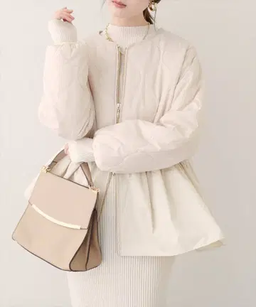 내추럴 꾸뛰르 퀼팅 페플럼 자켓 아이보리