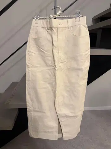 ZARA 아이보리 가죽 타이트 스커트 XS 사이즈