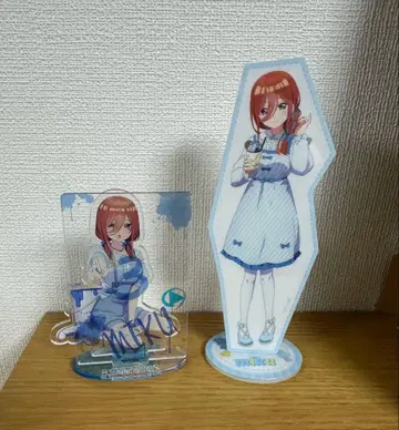 5등분의 신부 아크릴 스탠드 나카노 미쿠 2개 세트