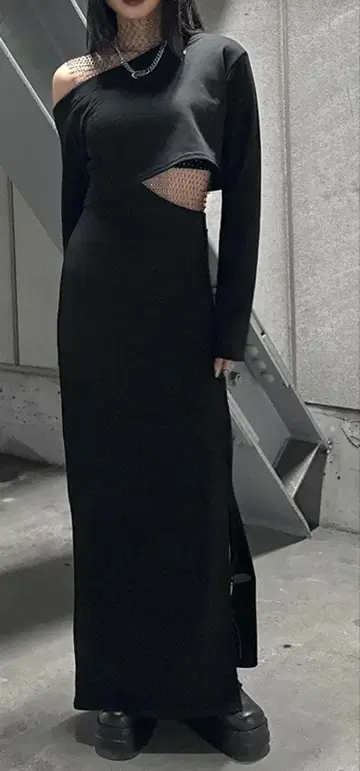 [ LVEU. ] Deformed docking sweat 원피스