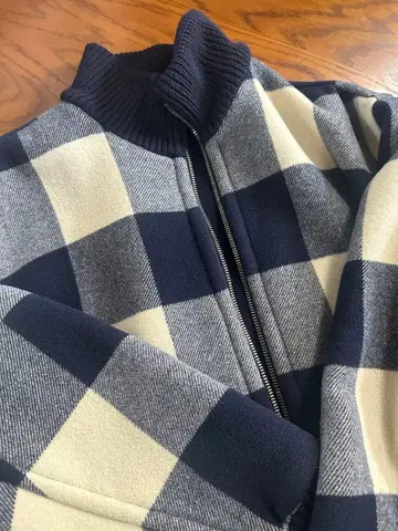 HUGO BOSS 체크 무늬 울 자켓