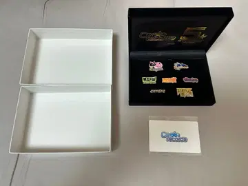 서바이벌 5주년 기념 핀즈 컬렉션 디어 보컬리스트