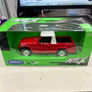 Welly 1967 Jeep Jeepster Commando 1:24