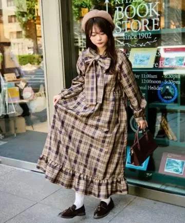 [ 틸과 레트로 ] 보타이 체크 티어드 원피스 브라운