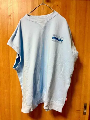 #MEMORY 메모리 스카이블루 민소매 맨투맨!