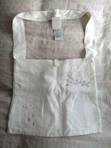 미나 페르호넨 oneway 아이보리 자수 숄더백