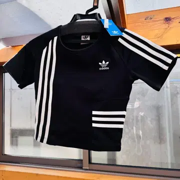 adidas 택 포함 새상품 크롭 T셔츠 XS 블랙