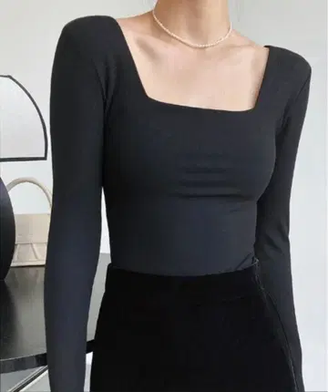 semplice 스퀘어넥 리브핏 롱슬리브 탑