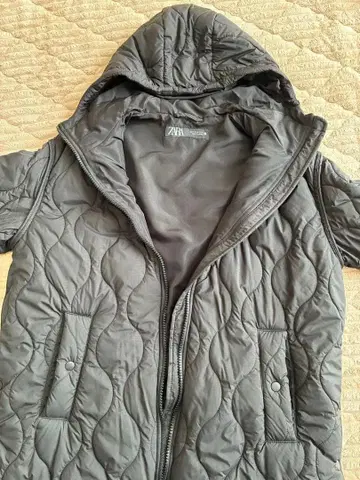 ZARA 퀼팅 자켓 후드 부착