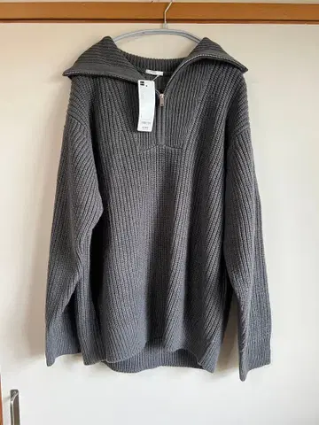 새상품 택 포함 GU 로우 게이지 하프 지퍼 스웨터 L 사이즈