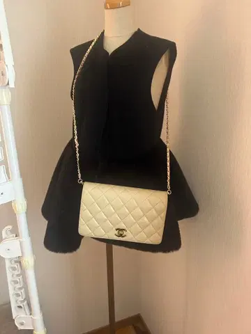 아이보리 숄더백