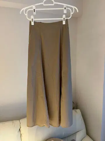 벌스데이 바쉬 서스펜더 플레어 스커트 S 사이즈