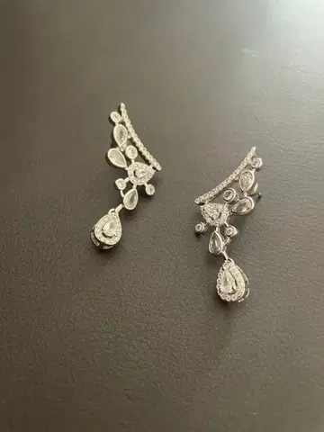 모이사나이트 다이아몬드 코팅 드롭 샹들리에 플라티나 컬러 귀걸이