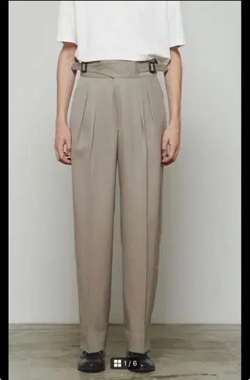 더 르래스 그루카 슬랙스 베이지