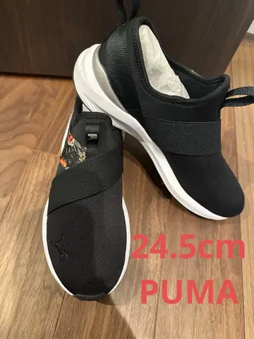 Puma 블랙 플라워 프린트 스니커즈
