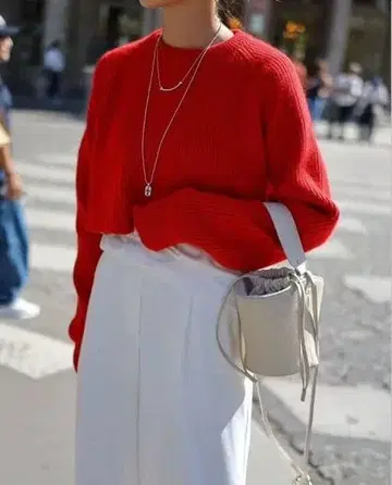 [ Gypsohila ] Cropped Crew Neck Knit