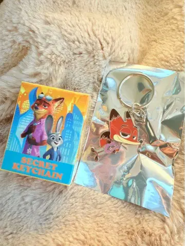 주토피아2 디즈니 스토어 시크릿 키체인 닉