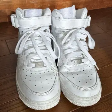 Air Force 1 화이트 하이컷 스니커즈