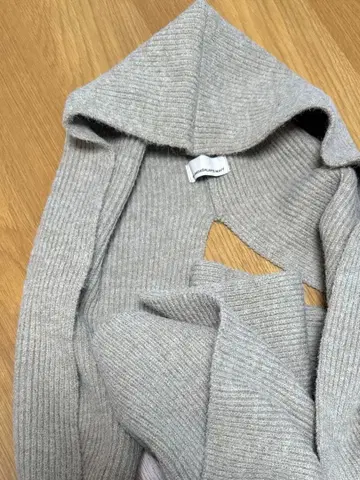 갸라르다 가란테 후드 부착 머플러