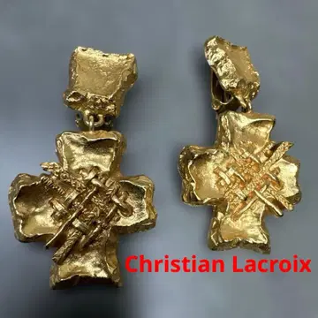 Christian Lacroix 크리스찬 라크로와 귀찌 십자가
