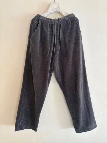 unslacks ACTIVE EASY PANTS 굵은 폭 코듀로이 그레이