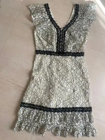 나노트레포 레이스 원피스