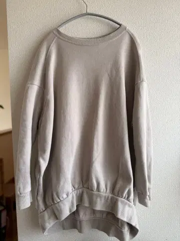 코그더빅스모크 COGTHEBIGSMOKE 맨투맨 베이지