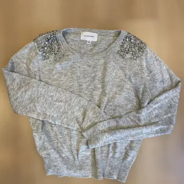 [질스튜어트] 비쥬 포함 그레이 스웨터 M 사이즈