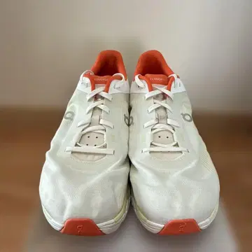 On CLOUDFLOW 러닝화 화이트/오렌지 27.5cm