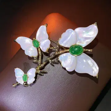 나비 모양 브로치 진주 모조개와 그린 컬러 스톤