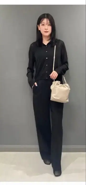 미사용 새상품 띠어리 럭스 가디건 이번 시즌 2025년 40 블랙