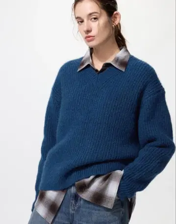 [ 미사용 새상품 ] 플러피 V넥 스웨터 블루 XL