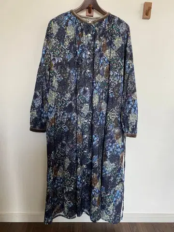 아틀리에 드 사봉 숲과 꽃의 조각 프린트 셔츠 코르 원피스