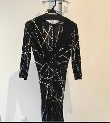 새상품급 Issa London 블랙라인 8부 소매 원피스 US8 UK12