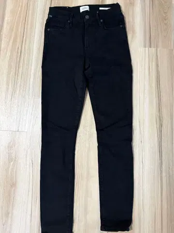 Deuxieme Classe CITIZENS of HUMANITY 25