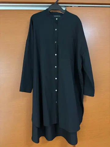 [ mizuiroind ] 울 혼방 밴드 카라 셔츠 BLACK