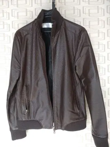다크 브라운 가죽 자켓