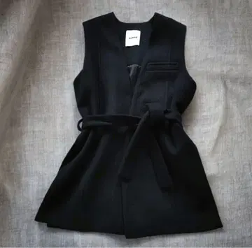 새상품급 AERON 아론 울 베스트 지레 헝가리제