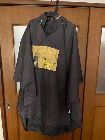 피카츄 프린트 나일론 판초