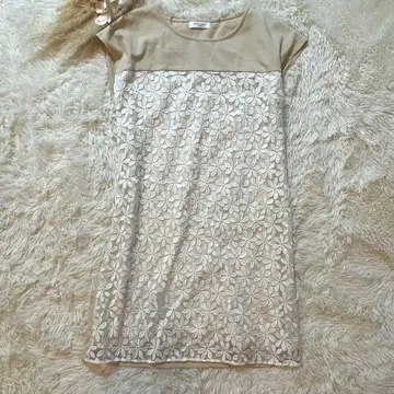 [오프온] 반팔 튜닉 꽃무늬 자수 레이스 베이지 레이온 혼방 멋쟁이 XL
